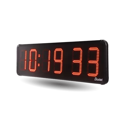 Outdoor LED clock: Digital clock ideal for railway stations